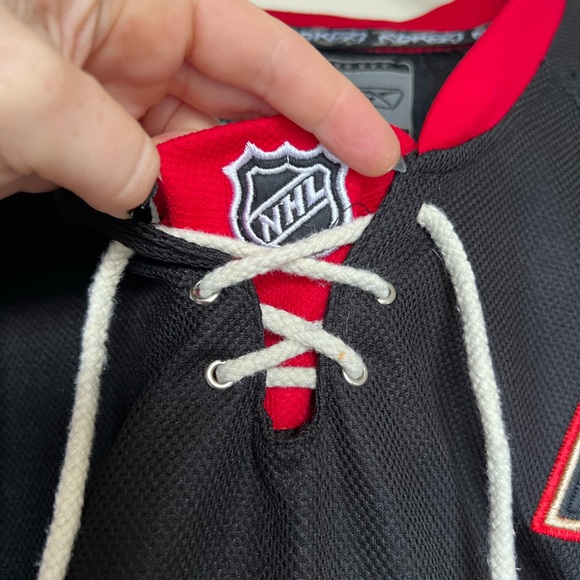 Chicago Black Hawks Authentic NHL Reebok Jersey - number 2 Keith - Picture 2 of 7